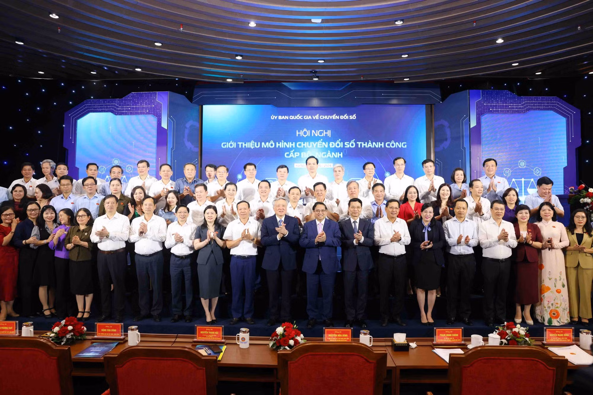 Thủ tướng Chính phủ yêu cầu hoàn thiện thể chế, phát triển Tòa án điện tử -0