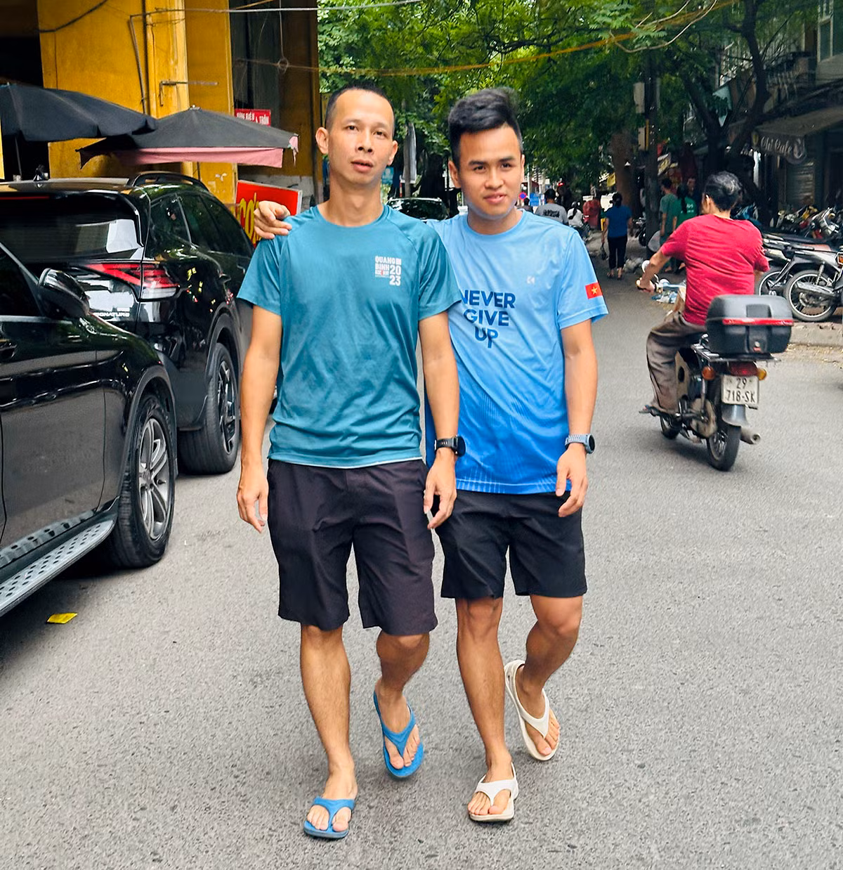 Những bước chạy xé bóng tối -0