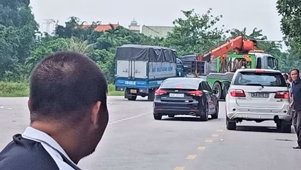 Người đàn ông tử vong trên xe ô tô đang nổ máy