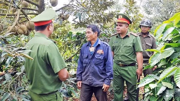 Bài 3: Tiếp tục phát huy vai trò lực lượng tham gia bảo vệ an ninh, trật tự ở cơ sở