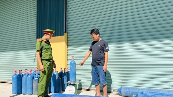 Phát hiện xe tải chở khí cười từ phía Bắc vào TP Hồ Chí Minh tiêu thụ