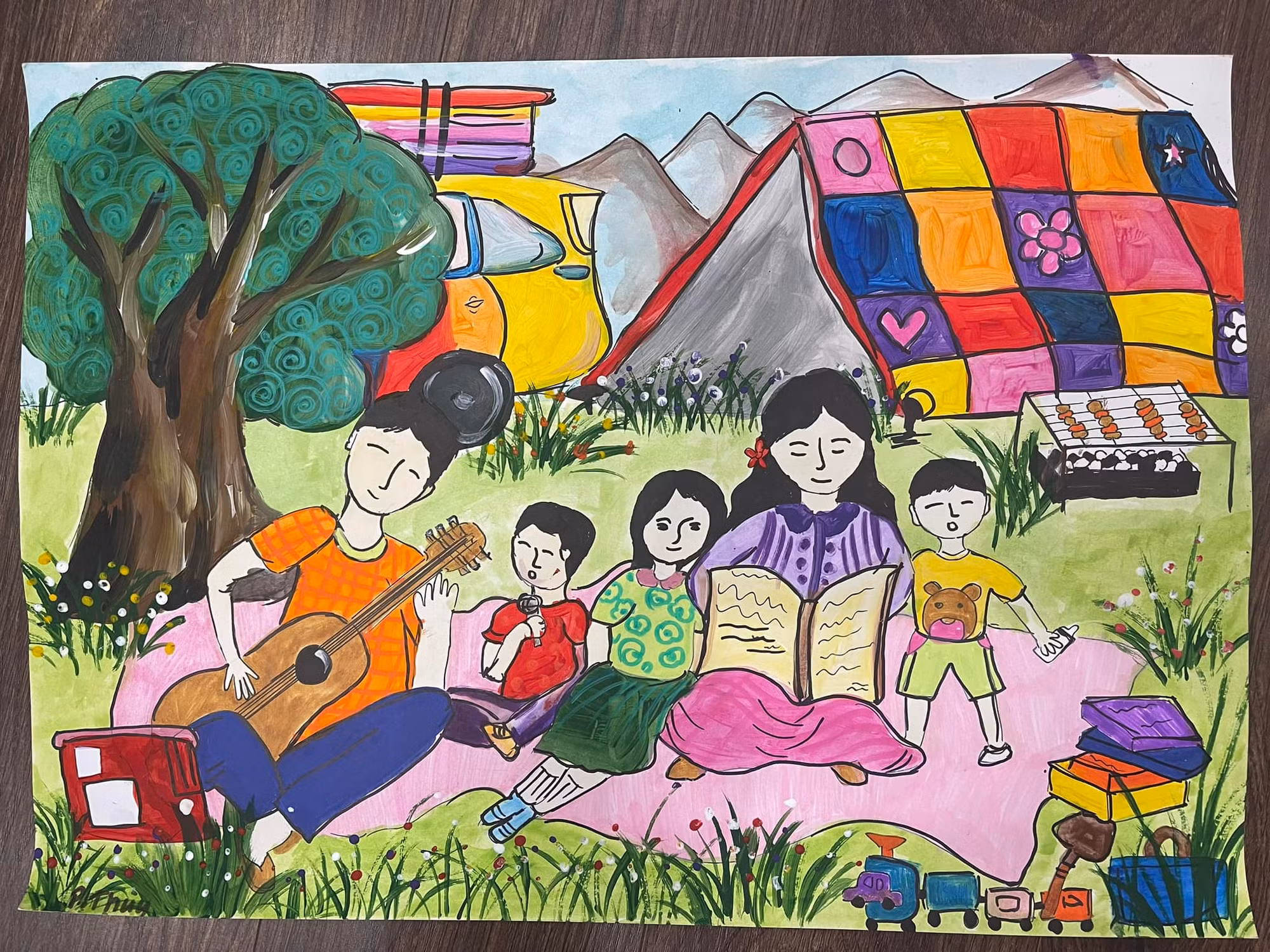 Thi vẽ tranh, triển lãm, đọc sách nhằm tôn vinh giá trị gia đình -0