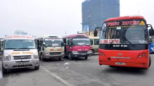 Hà Nội: Các chuyên gia bàn giải pháp ứng xử với xe hợp đồng