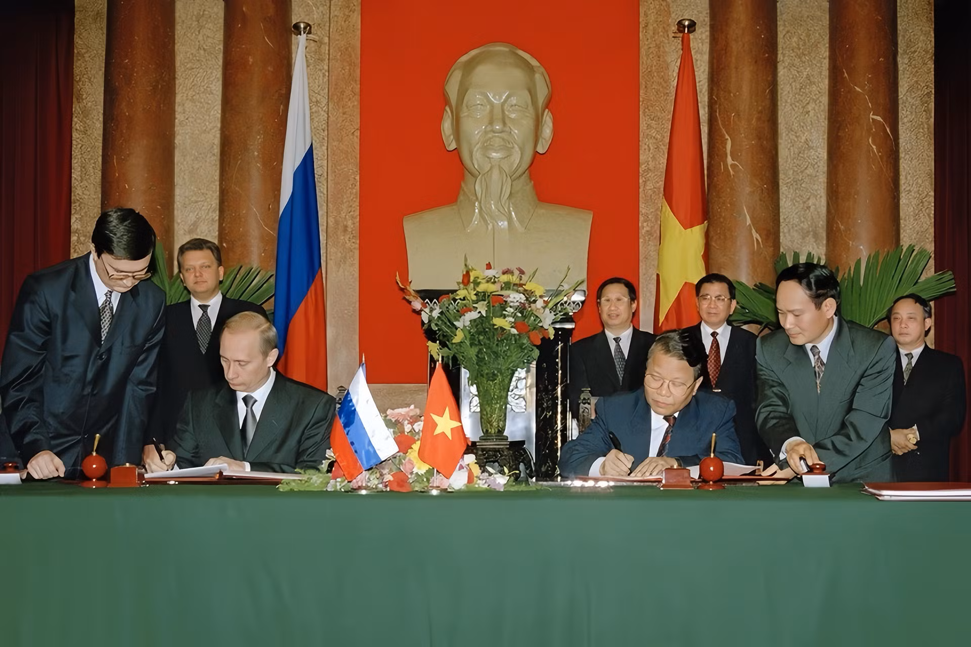 Dấu ấn thú vị trong 4 lần Tổng thống Vladimir Putin tới Việt Nam -0