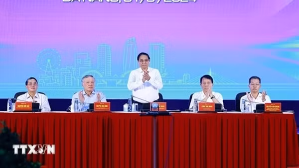 Đà Nẵng cùng cả nước theo kịp, tiến cùng, vươn lên