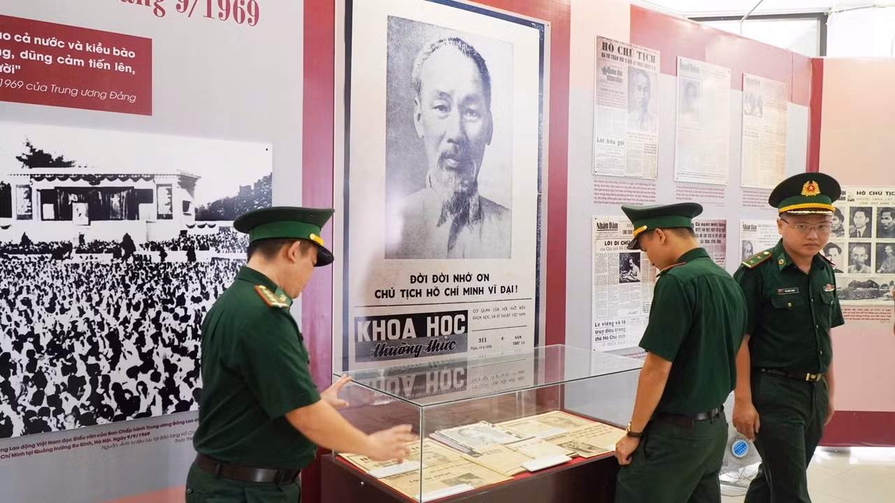 Hình ảnh Chủ tịch Hồ Chí Minh trên báo chí cách mạng Việt Nam -0