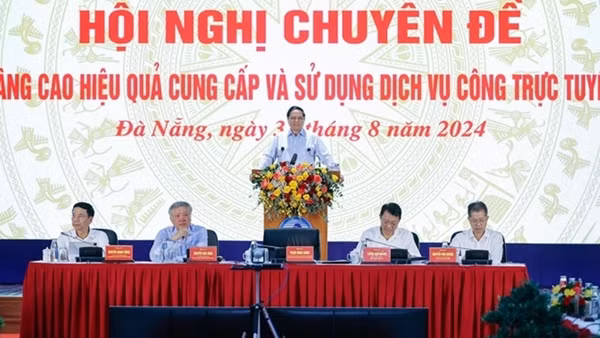 Đưa việc triển khai dịch vụ công trực tuyến sang giai đoạn mới, phát triển theo chiều sâu