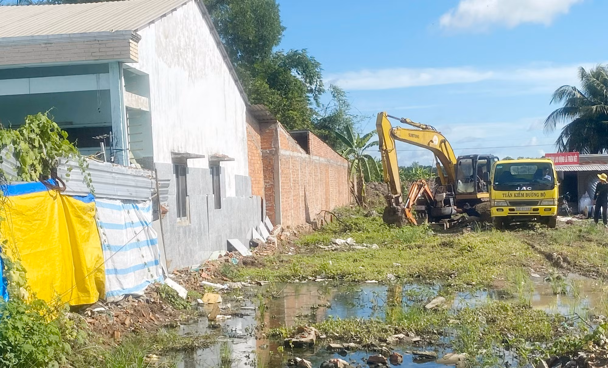 Kỷ luật Giám đốc Trung tâm phát triển quỹ đất TP Sóc Trăng vì để lộ thông tin người tố cáo -0