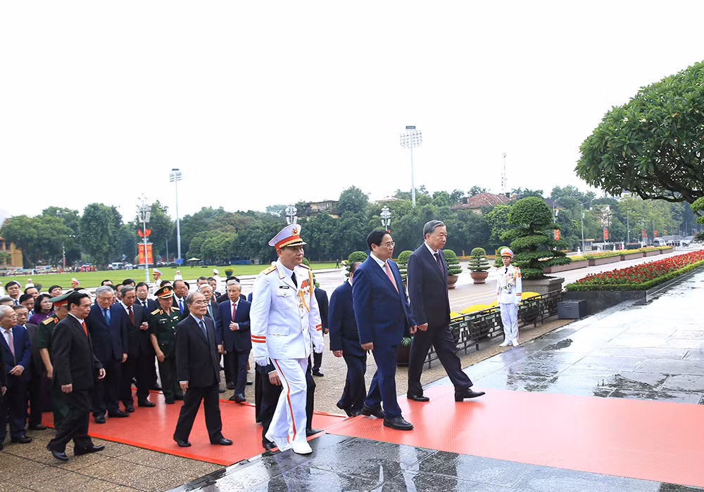 Lãnh đạo Đảng, Nhà nước, Bộ Công an viếng Chủ tịch Hồ Chí Minh và các Anh hùng liệt sĩ -0
