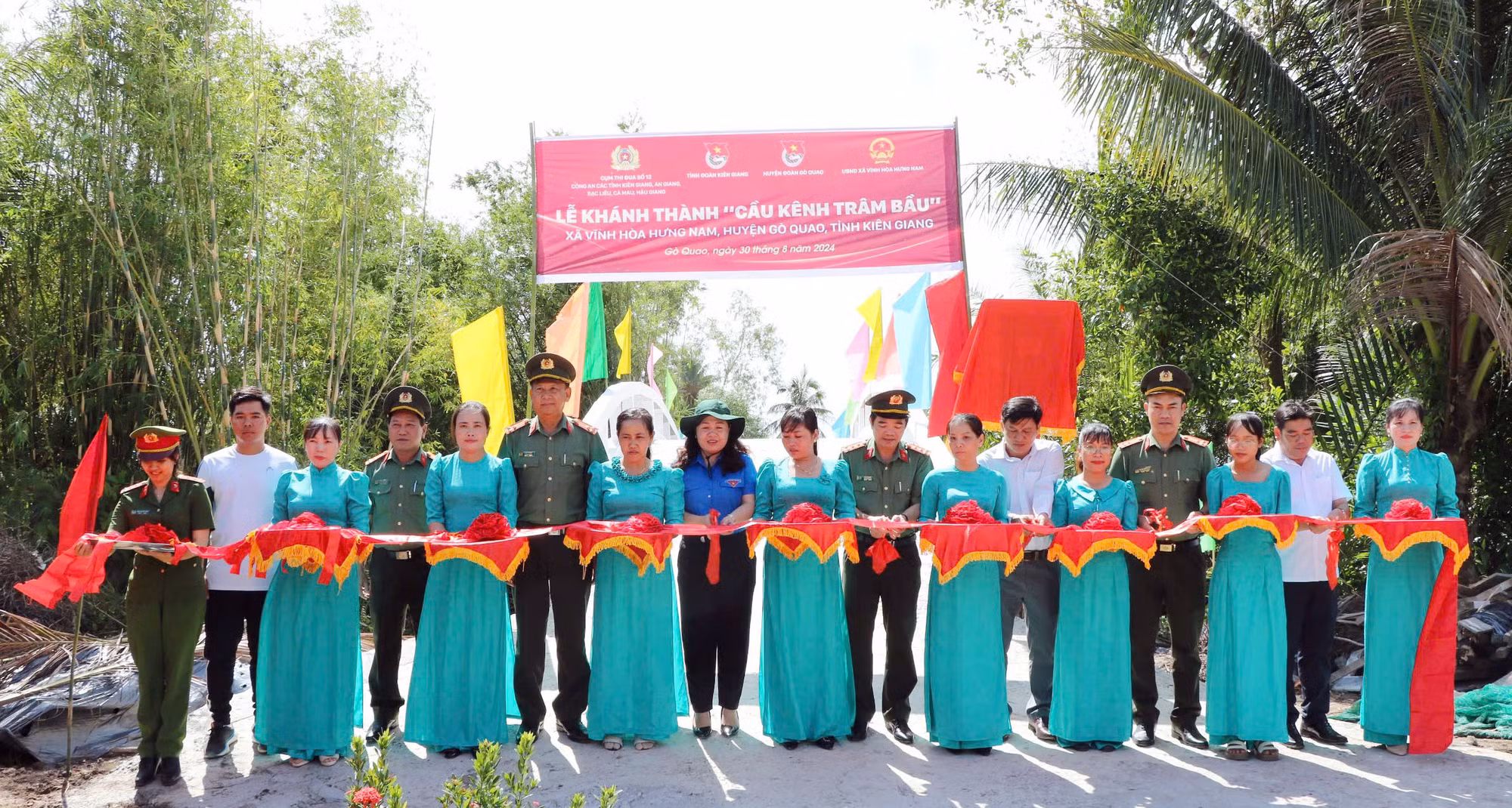 Cụm thi đua số 12 - Bộ Công an chung tay xây dựng cầu nông thôn giúp đồng bào Khmer -0