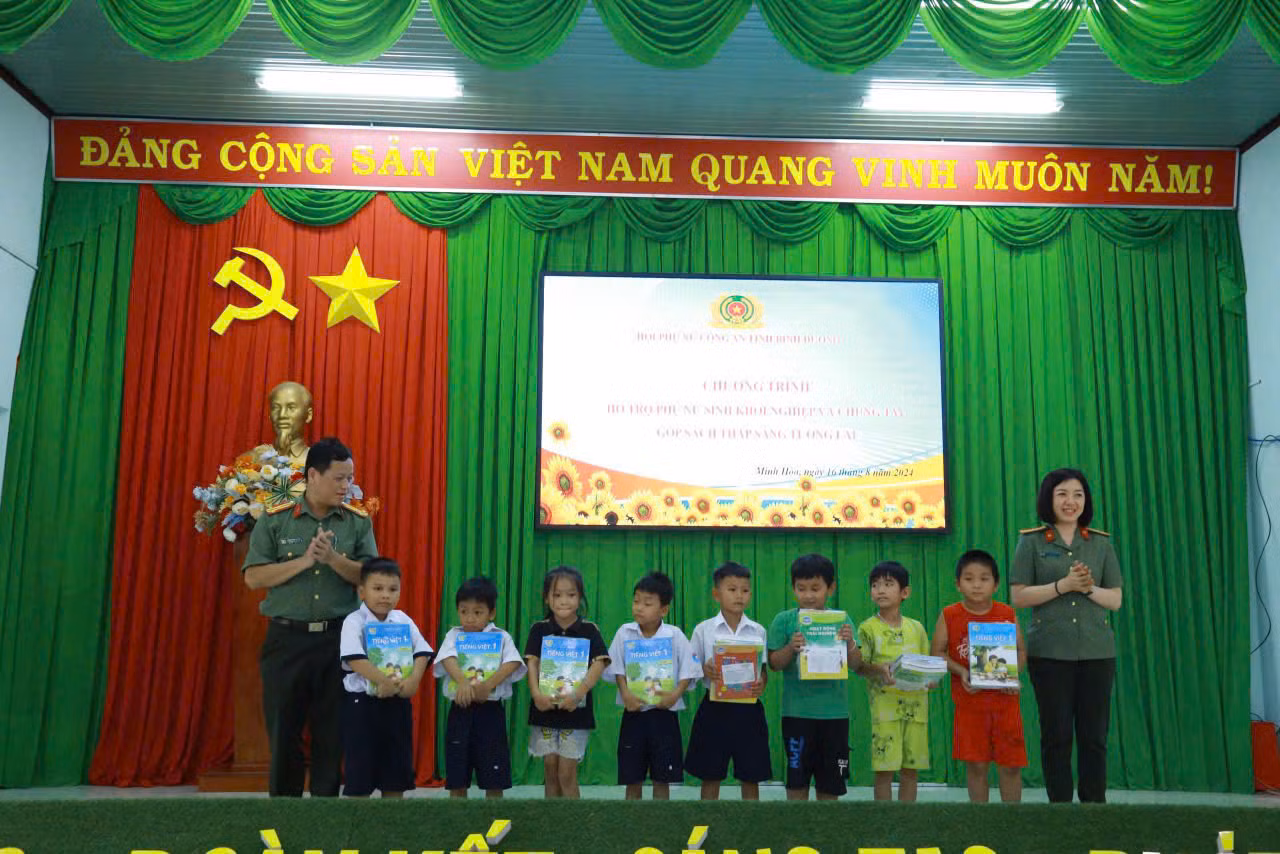 Phụ nữ Công an Bình Dương với những hoạt động thiết thực, ý nghĩa -0