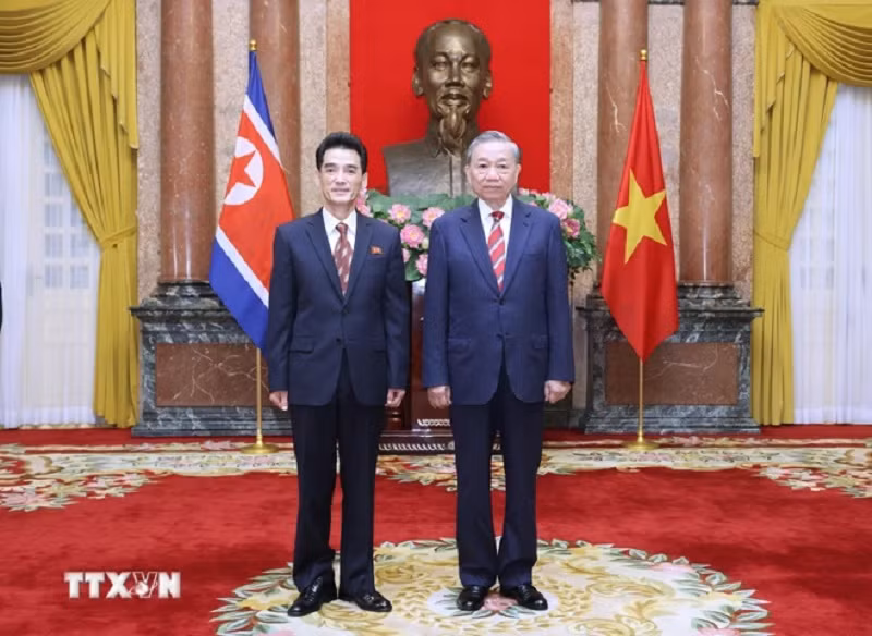 Tổng Bí thư, Chủ tịch nước Tô Lâm tiếp Đại sứ các nước trình Quốc thư -0
