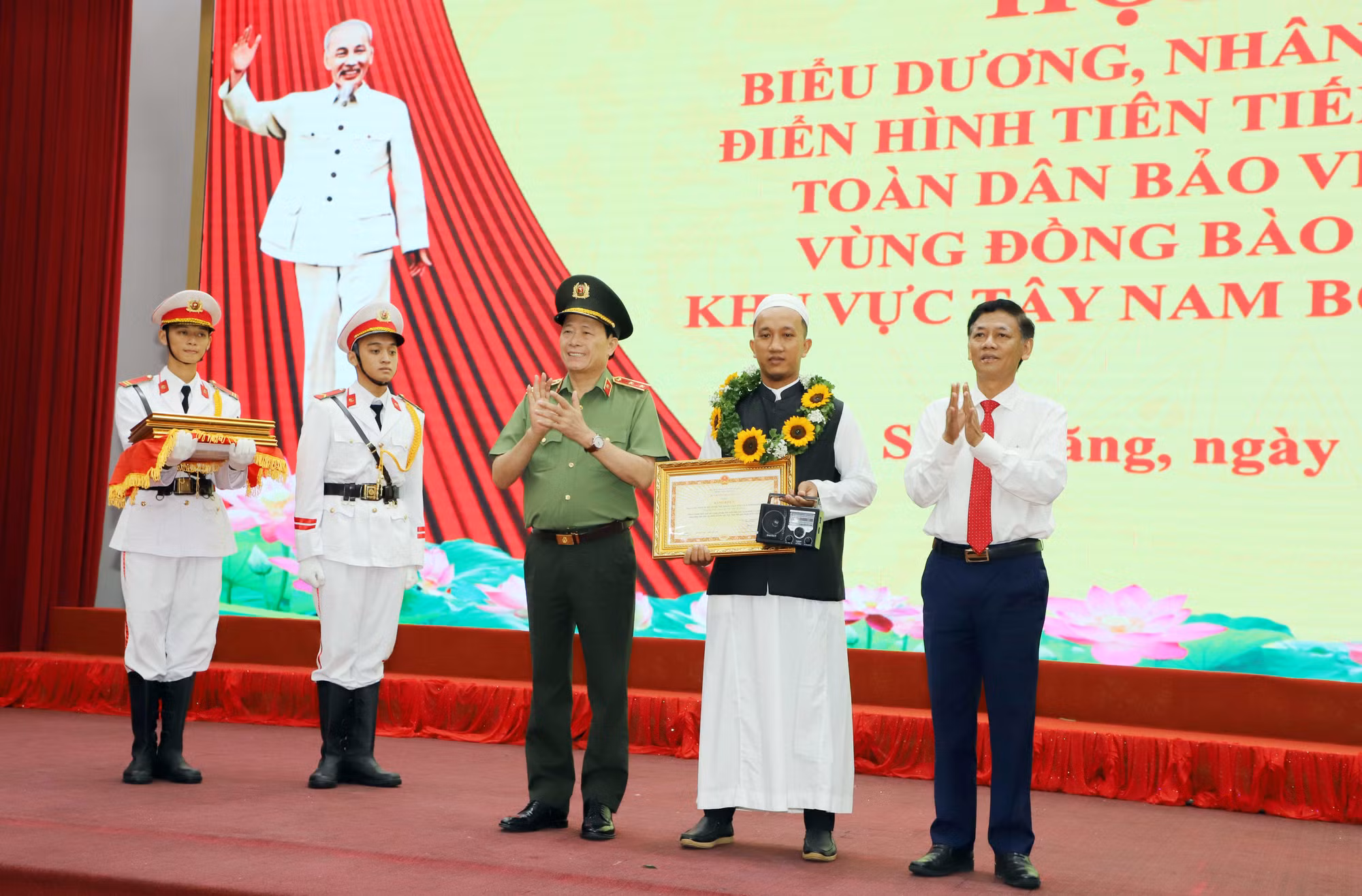 Xây dựng phong trào TDBVANTQ từ tự phát thành tự giác cách mạng -2