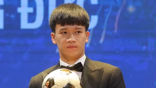 Ngôi sao đội tuyển Việt Nam đổ bộ xuống Hạng Nhất: Có gì mà ầm ĩ