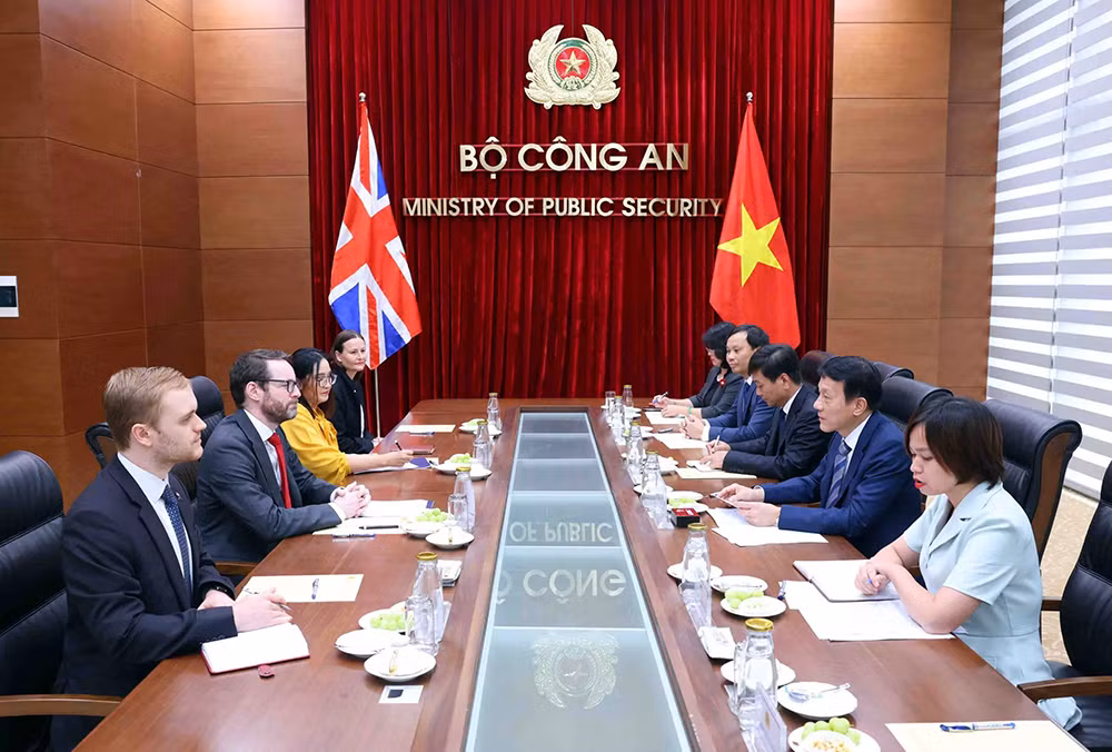 Tăng cường hợp tác với các cơ quan thực thi pháp luật Vương quốc Anh -0