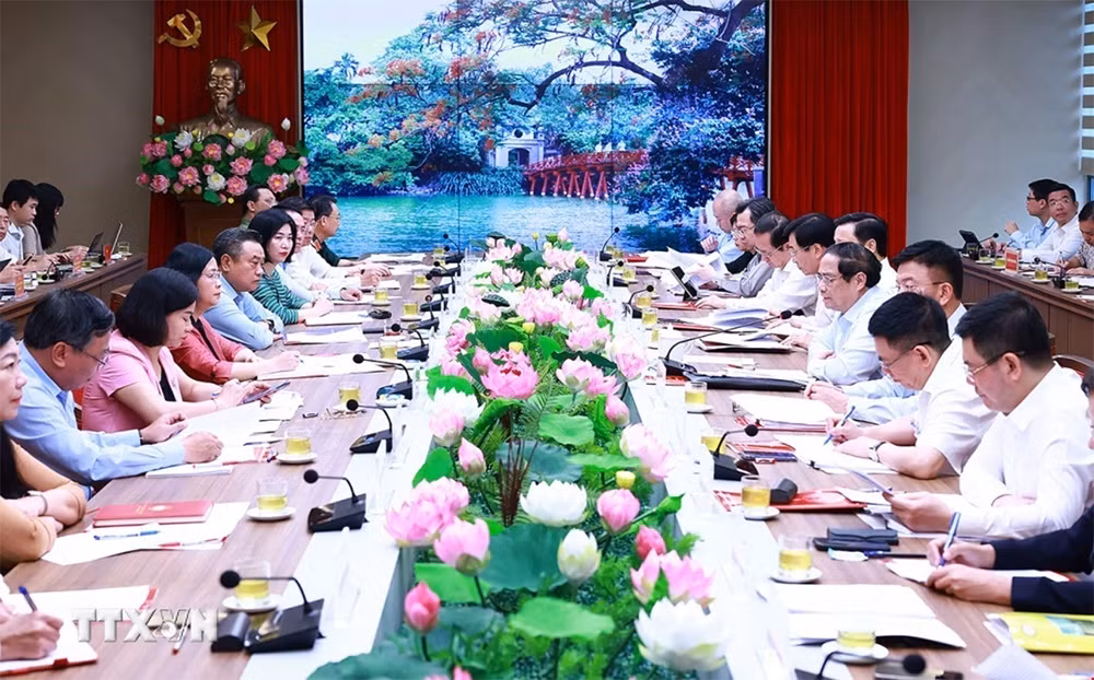 Thủ tướng: Thực hiện 5 trọng tâm, 10 nhiệm vụ phát triển Hà Nội thời gian tới -0