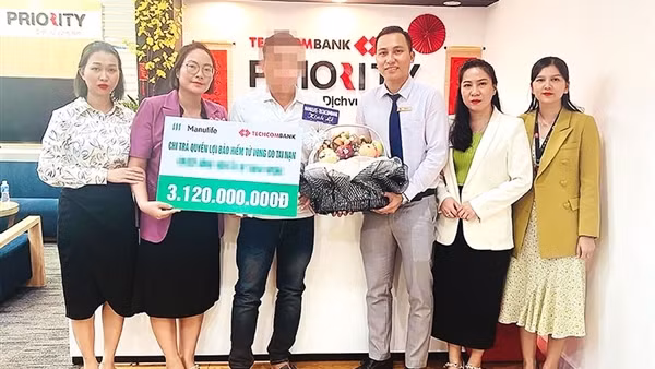 Manulife Việt Nam chi trả quyền lợi bảo hiểm hơn 3 tỷ đồng cho gia đình một khách hàng tại Bình Phước