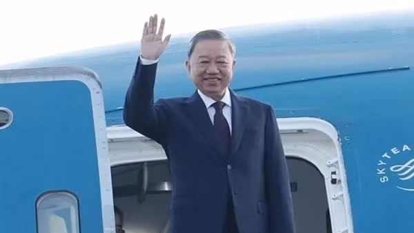 Tổng Bí thư, Chủ tịch nước Tô Lâm và Phu nhân bắt đầu chuyến thăm cấp Nhà nước tới Cộng hoà nhân dân Trung Hoa