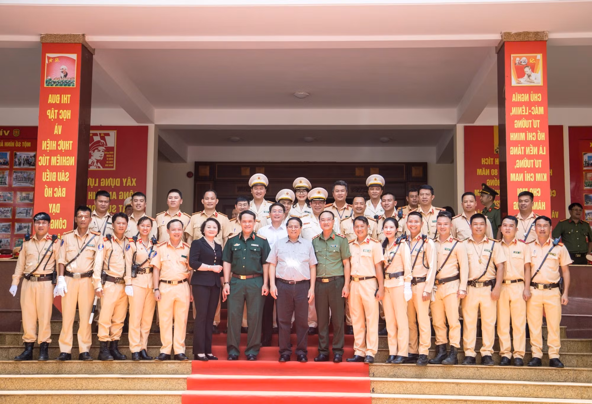 Thủ tướng Phạm Minh Chính thăm cán bộ, chiến sĩ Công an tỉnh Đắk Lắk -0