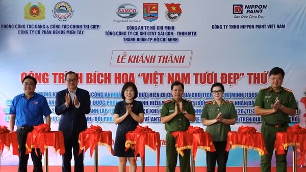 Khánh thành công trình bích họa “Việt Nam tươi đẹp” thứ 12