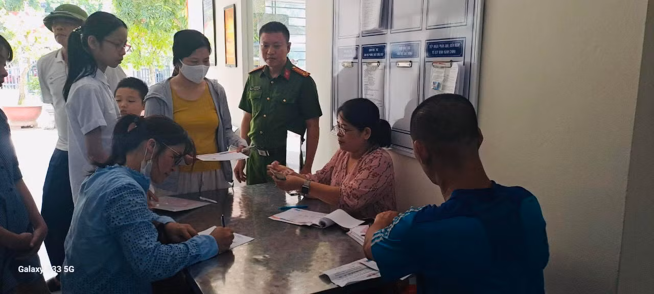 Chỉ hơn 1 phút hoàn thành thủ tục đề nghị cấp căn cước cho người dưới 14 tuổi -0
