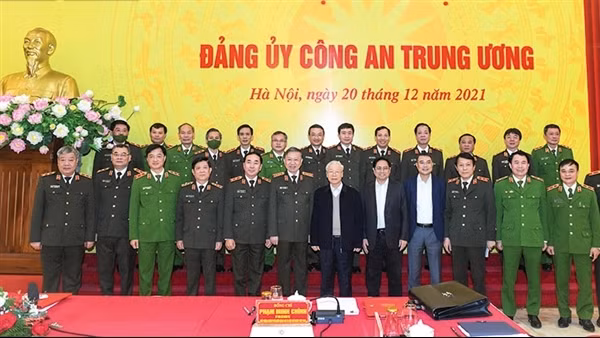 Thấm nhuần và thực hiện Di chúc của Chủ tịch Hồ Chí Minh, lực lượng CAND đóng góp xứng đáng vào sự nghiệp xây dựng và bảo vệ Tổ quốc