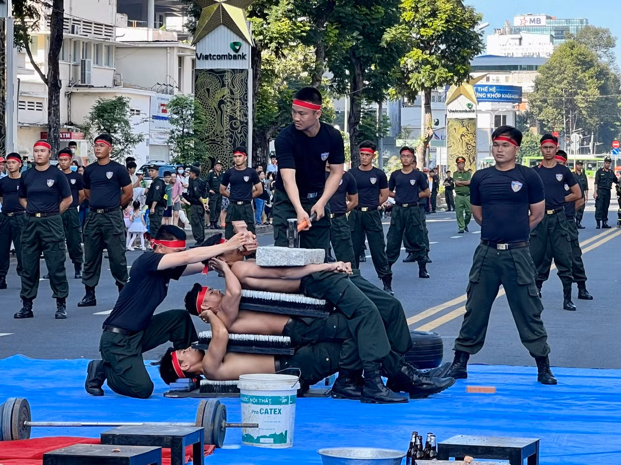 Chương trình đặc biệt biểu diễn võ thuật, diễu hành kỵ binh và nhạc kèn CAND -0
