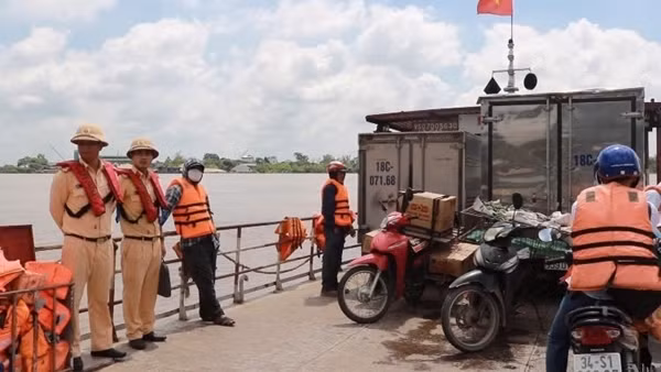 CSGT đường thủy Nam Định tăng cường công tác tuần tra kiểm soát mùa mưa lũ