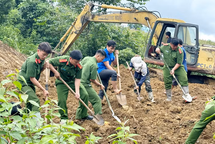 Khởi công xây dựng nhà ở hỗ trợ nhân dân sau mưa lũ -0