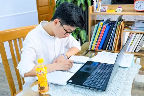 Làm thế nào để bứt phá mọi giới hạn khi theo đuổi công việc sáng tạo? -0