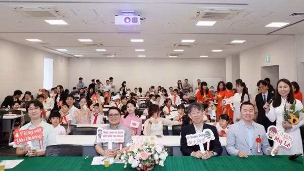 Khai giảng lớp học tiếng Việt cho trẻ em người Việt tại Nhật