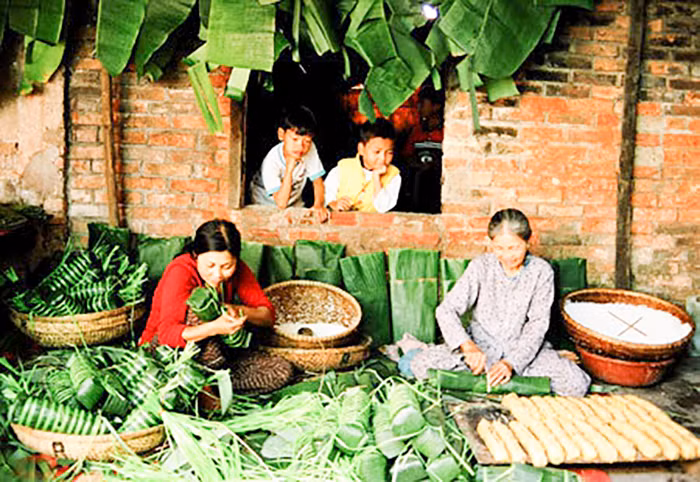 nấu bánh tét bánh chưng đón tết.jpg -0