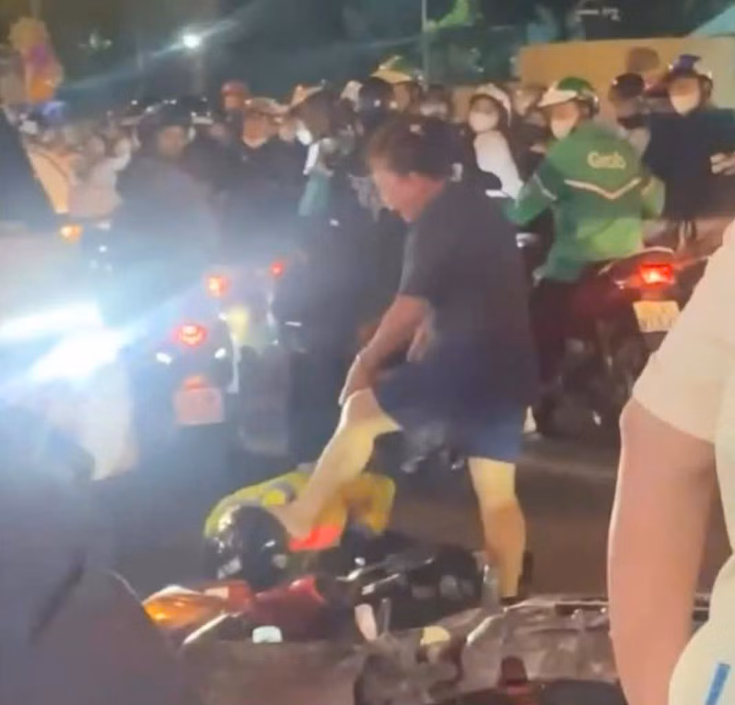 Đích đến của những “cái đầu nóng” -0