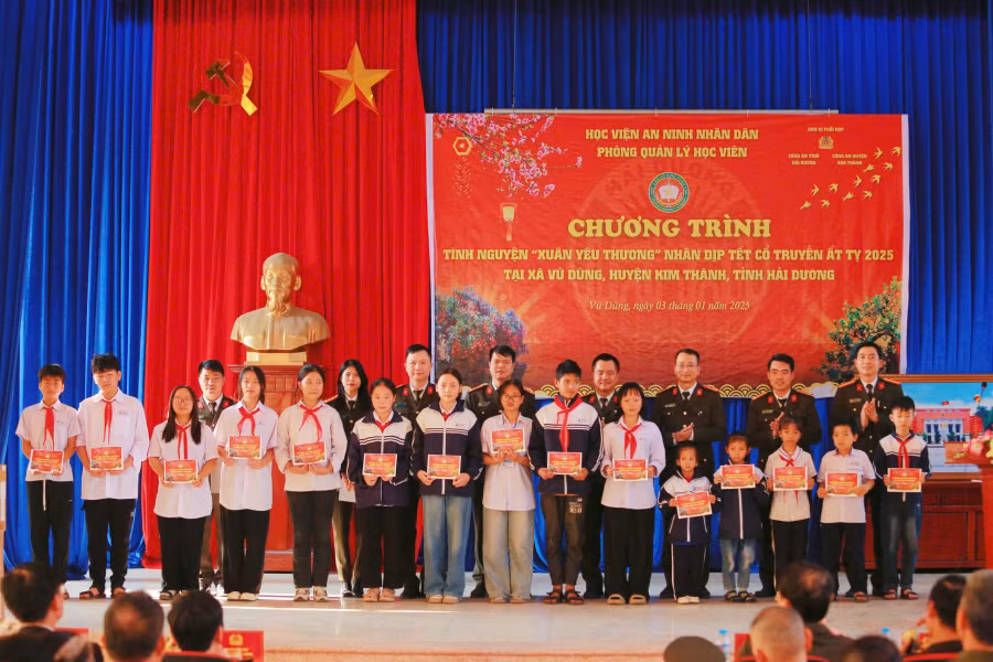 Học viện ANND mang 