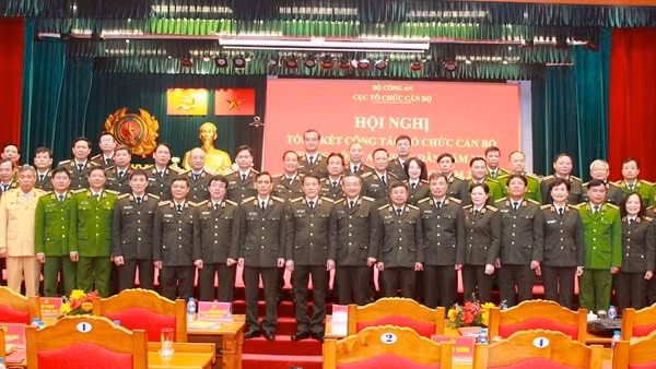 Quyết liệt thực hiện nhiệm vụ trọng tâm, đột phá năm 2025 về tiếp tục tinh gọn tổ chức bộ máy