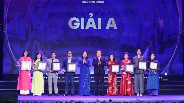 Vinh danh 83 tác phẩm xuất sắc đoạt Giải Diên Hồng lần thứ ba - năm 2025