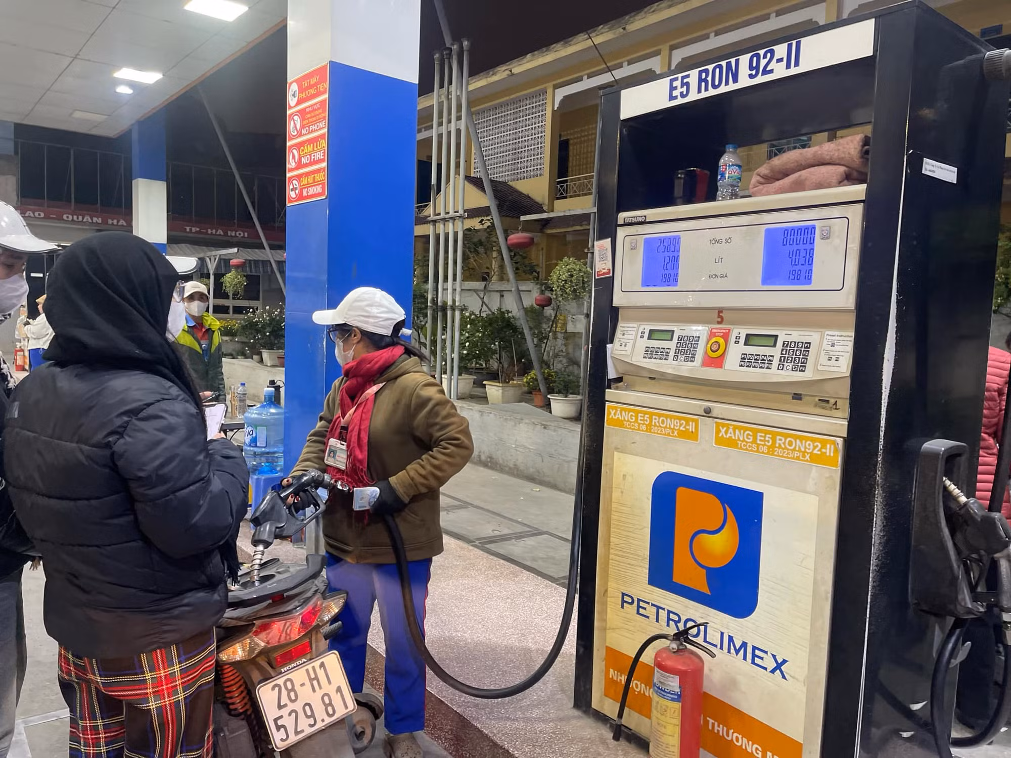 Tiêu thụ xăng E5 ngày càng giảm -0