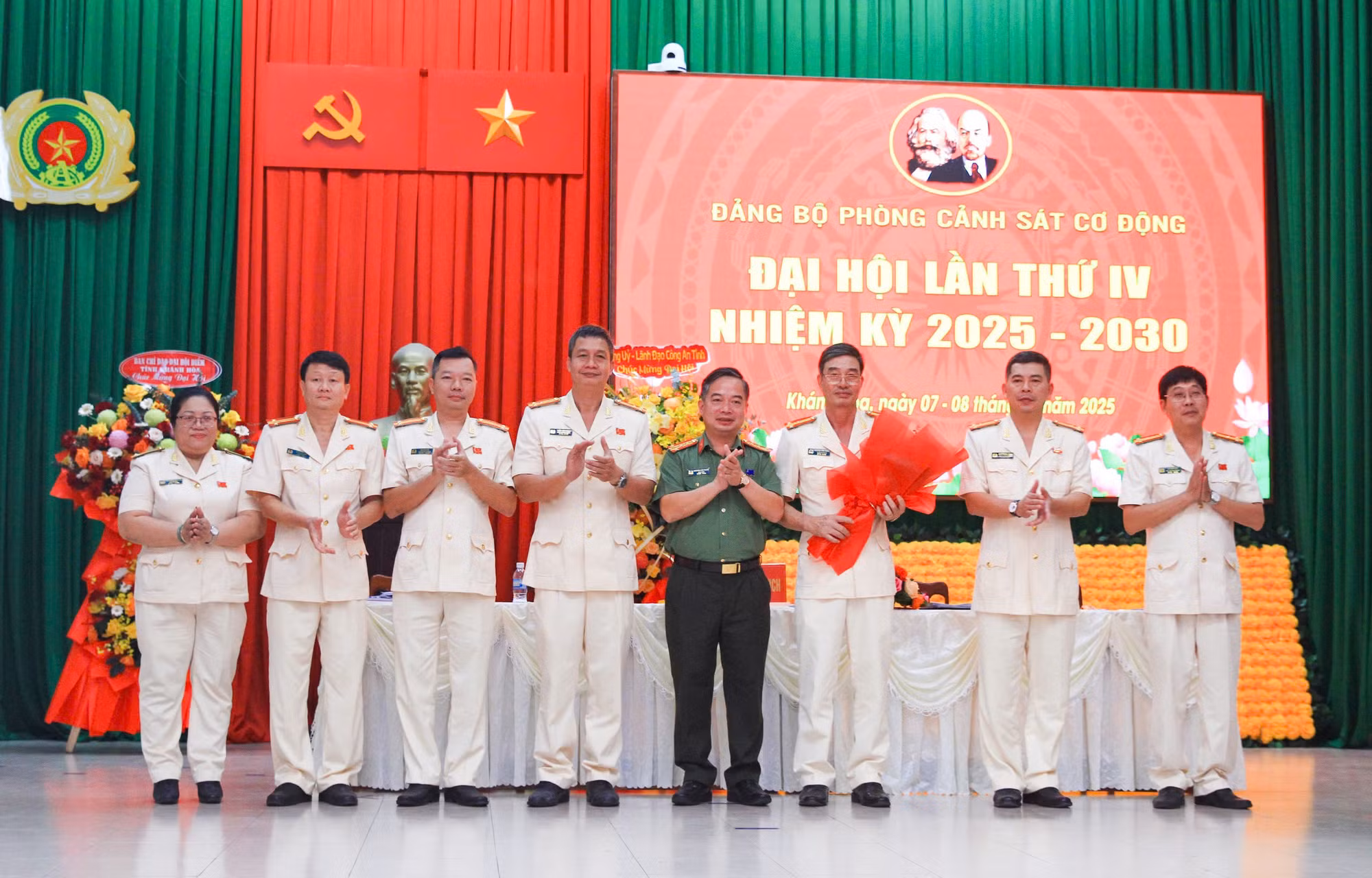 Đại hội điểm Đảng bộ đầu tiên trong Công an Khánh Hòa -0