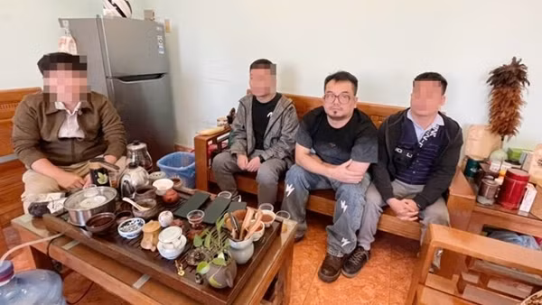 Khởi tố nhóm đối tượng làm việc tại phòng khám Bách Giai do sản xuất thuốc giả