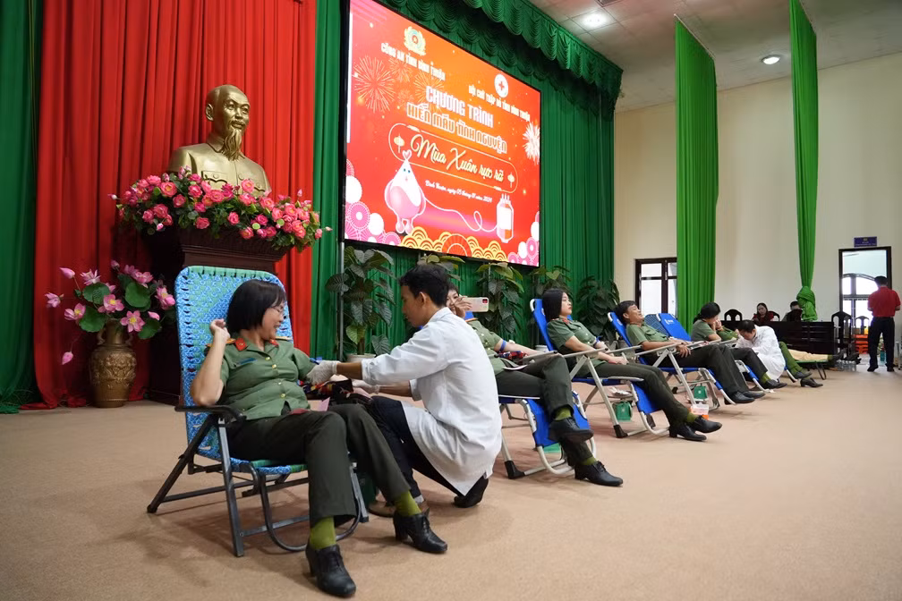 Hiến máu tình nguyện: “Một giọt máu cho đi, một cuộc đời ở lại” -0