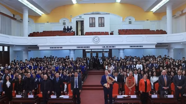 Đại sứ Hoa Kỳ giao lưu với sinh viên Việt Nam