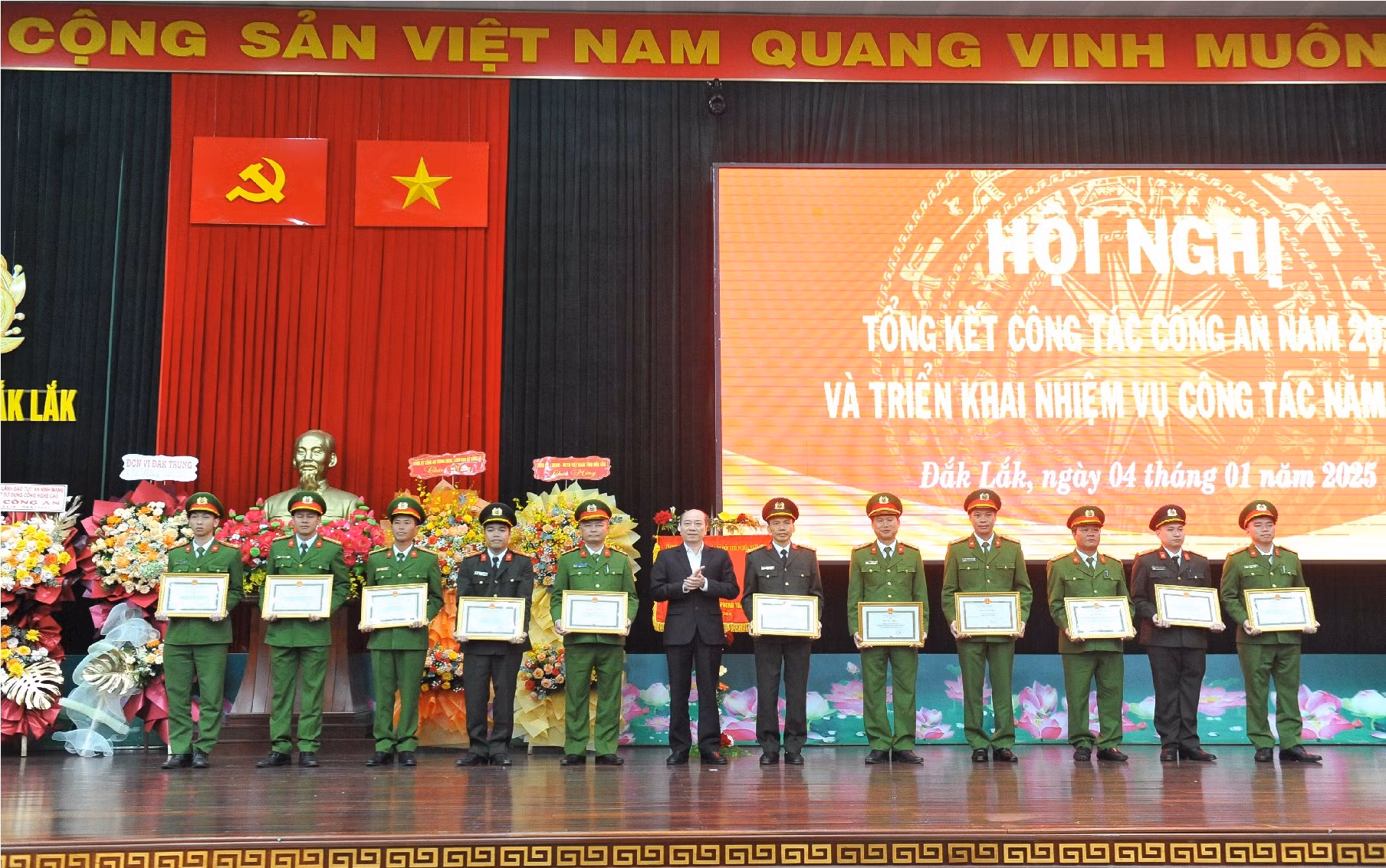 Giữ vững an ninh trật tự để đưa Đắk Lắk phát triển thành tỉnh trọng điểm vùng Tây Nguyên -0