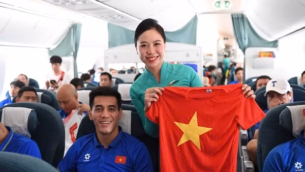Hàng không Quốc gia tặng các cầu thủ đội tuyển bóng đá Việt Nam vé máy bay hạng Thương gia