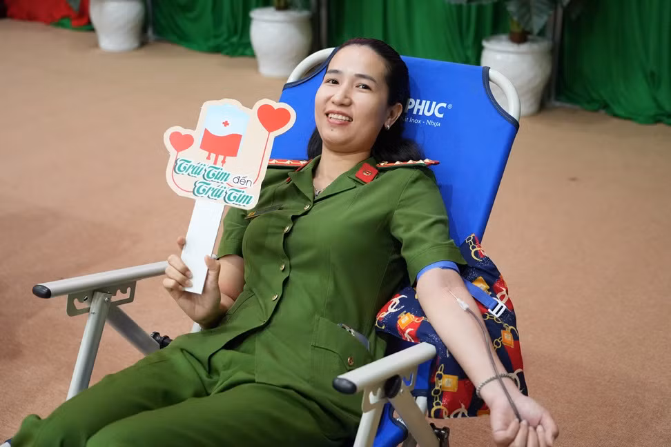 Hiến máu tình nguyện: “Một giọt máu cho đi, một cuộc đời ở lại” -0