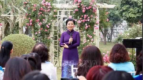 Phu nhân Tổng Bí thư gặp mặt Nhóm Phụ nữ Cộng đồng ASEAN tại Hà Nội