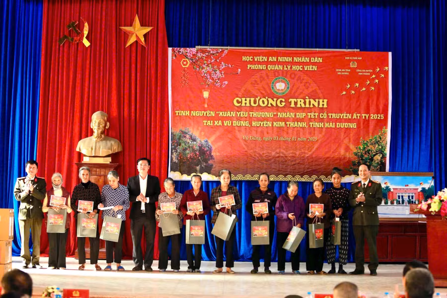 Học viện ANND mang 