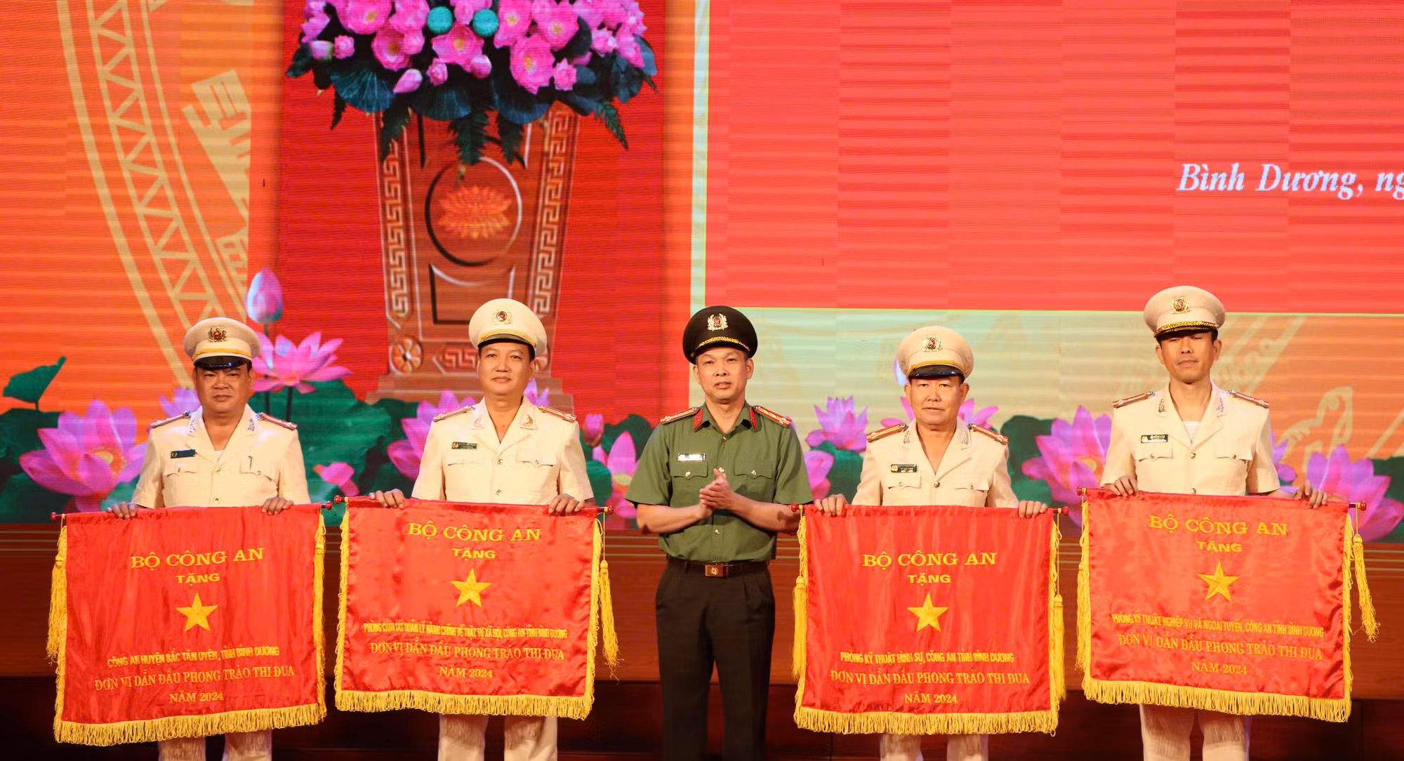 Công an Bình Dương ngăn chặn 30 tài khoản của đối tượng lừa đảo -0