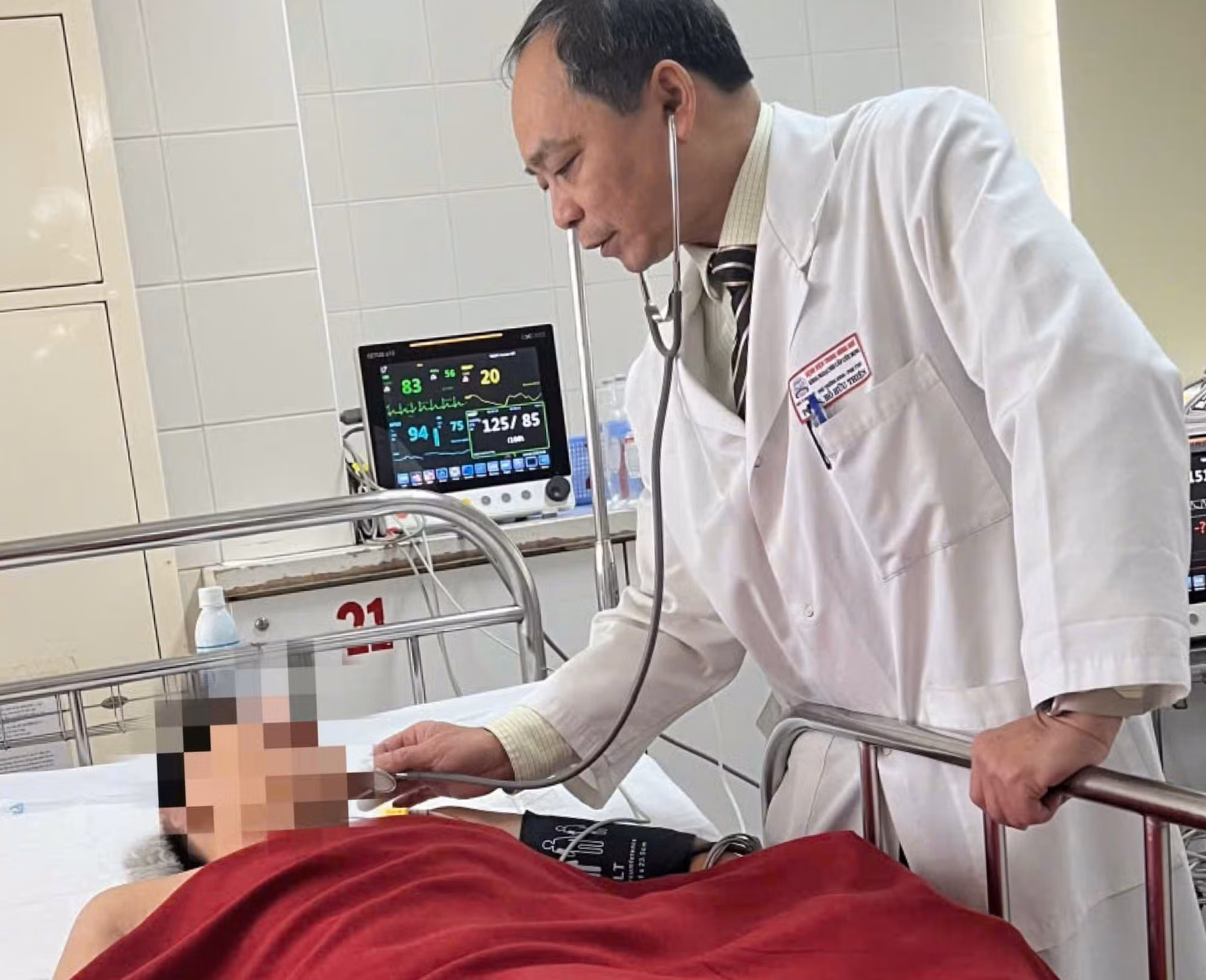 Cứu sống nam thanh niên mắc dị vật ở thực quản, nguy hiểm tính mạng -0