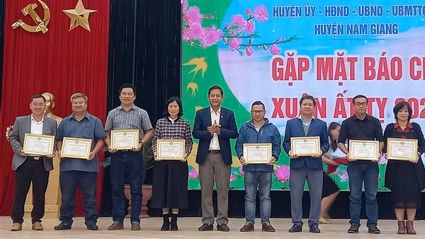 Báo CAND góp phần vào sự phát triển của huyện miền núi tại Quảng Nam