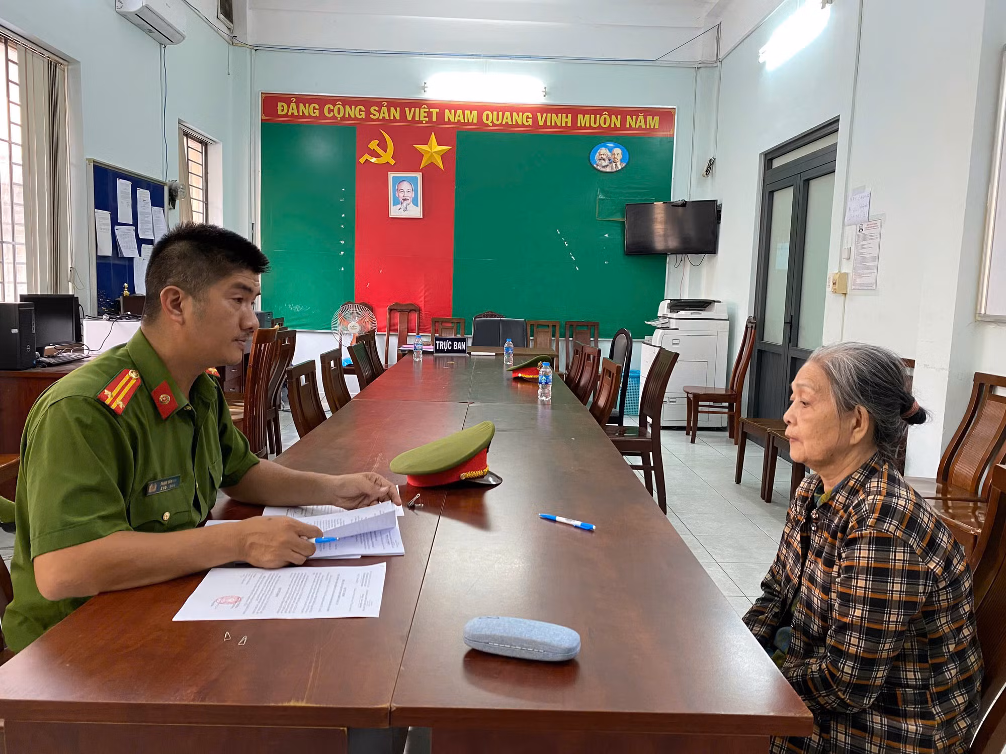 Bắt giữ bà Giáp Thị Sông Hương - Chủ Mái ấm Hoa Hồng -2